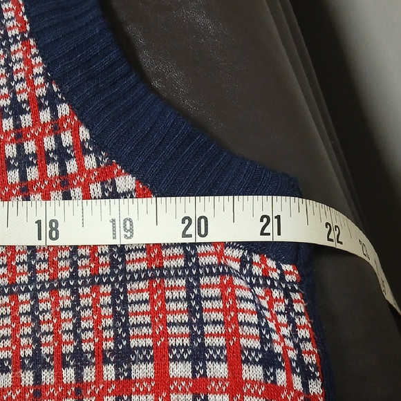 Zara Man Navy and Red Plaid Sleeveless Sweater - Picture 6 of 7
